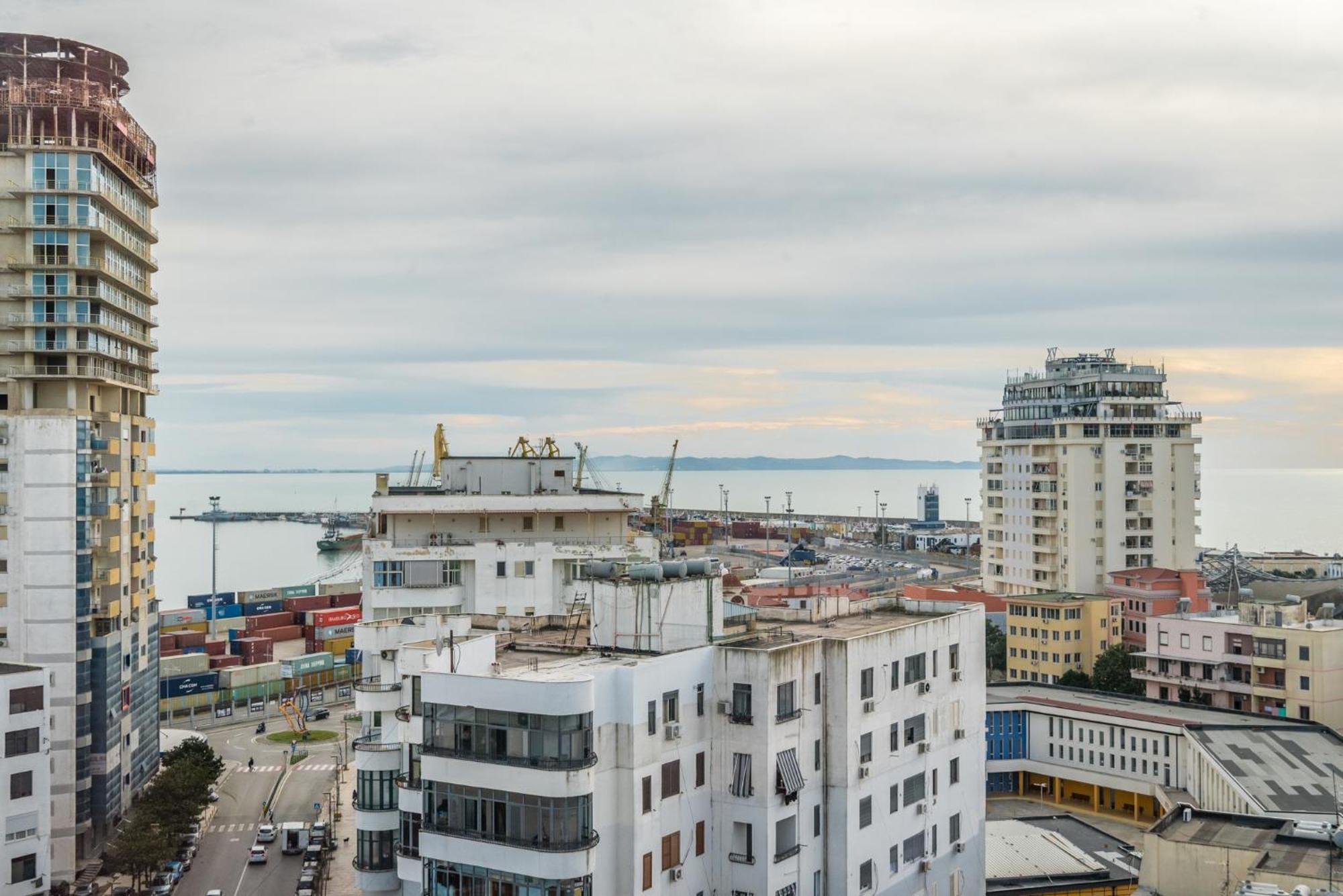 Sky Apartments Драч Екстериор снимка